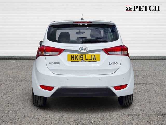 Hyundai IX20 1.6 Premium Nav 5dr White