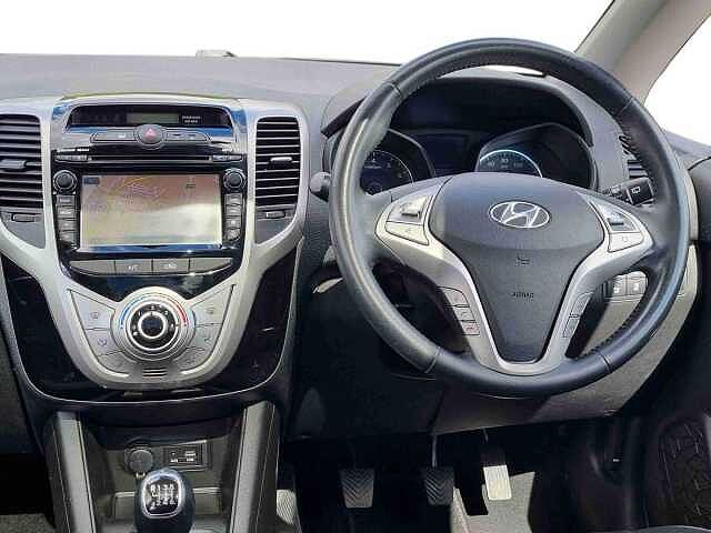 Hyundai IX20 1.6 Premium Nav 5dr White