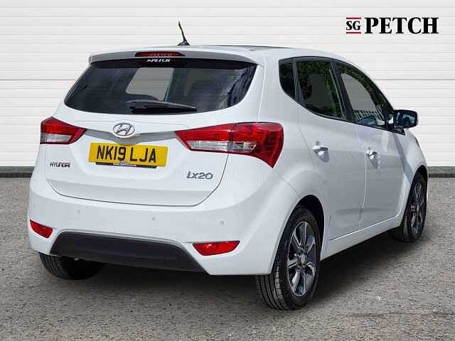 Hyundai IX20 1.6 Premium Nav 5dr White