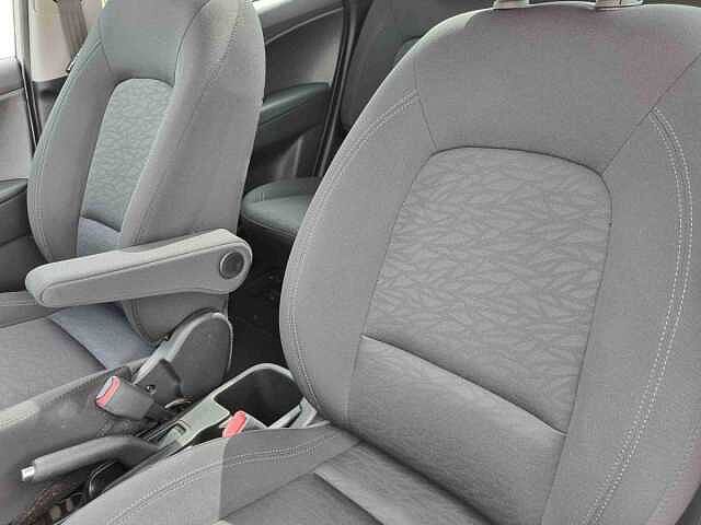 Hyundai IX20 1.6 Premium Nav 5dr White