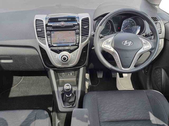 Hyundai IX20 1.6 Premium Nav 5dr White