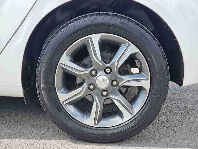 Hyundai IX20 1.6 Premium Nav 5dr White