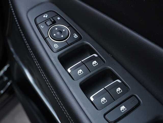 Hyundai SANTA FE 1.6 T-GDi 13.8kWh Premium SUV 5dr Petrol Plug-in Hybrid Auto 4WD Euro 6 (s/s) (2 Black