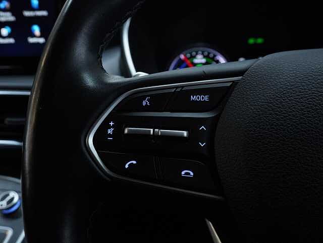 Hyundai SANTA FE 1.6 T-GDi 13.8kWh Premium SUV 5dr Petrol Plug-in Hybrid Auto 4WD Euro 6 (s/s) (2 Black