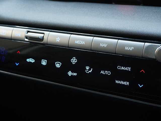 Hyundai IONIQ 5 73kWh Ultimate Hatchback 5dr Electric Auto AWD (305 ps) Tech Pack and Eco Pack Atlas White