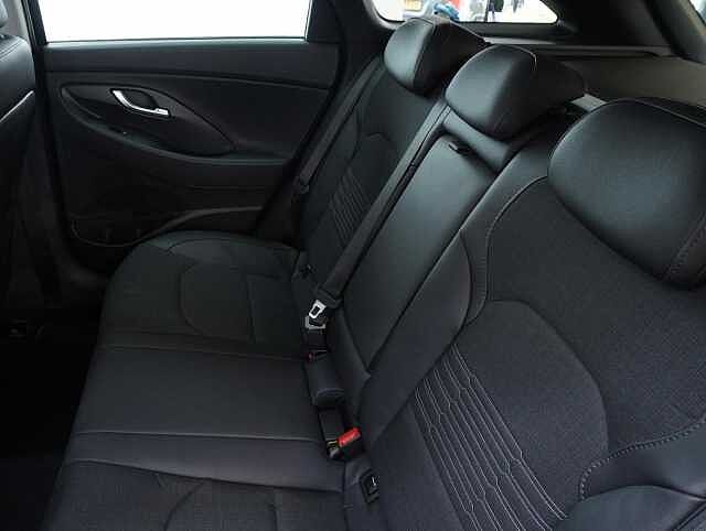 Hyundai I30 1.5 T-GDi MHEV Premium Tourer 5dr Petrol Hybrid Manual Euro 6 (s/s) (140 ps) Abyss Black