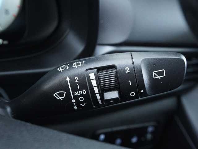 Hyundai BAYON 1.0 T-GDi MHEV Premium SUV 5dr Petrol Hybrid Manual Euro 6 (s/s) (120 ps) Atlas White