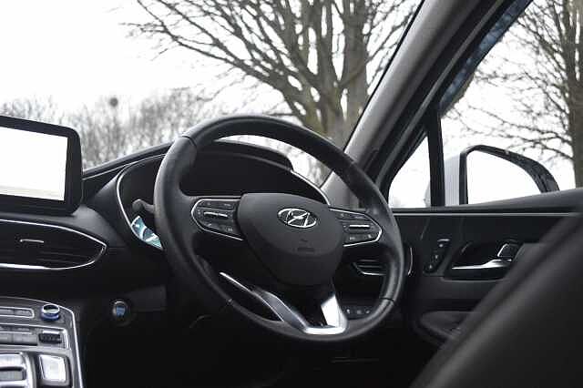 Hyundai SANTA FE 1.6 TGDi Hybrid Ultimate 5dr Auto White