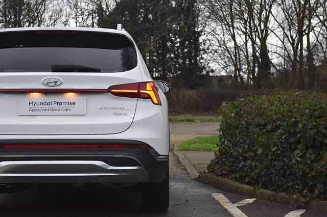 Hyundai SANTA FE 1.6 TGDi Hybrid Ultimate 5dr Auto White