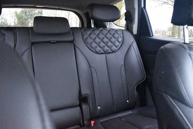 Hyundai SANTA FE 1.6 TGDi Hybrid Ultimate 5dr Auto White