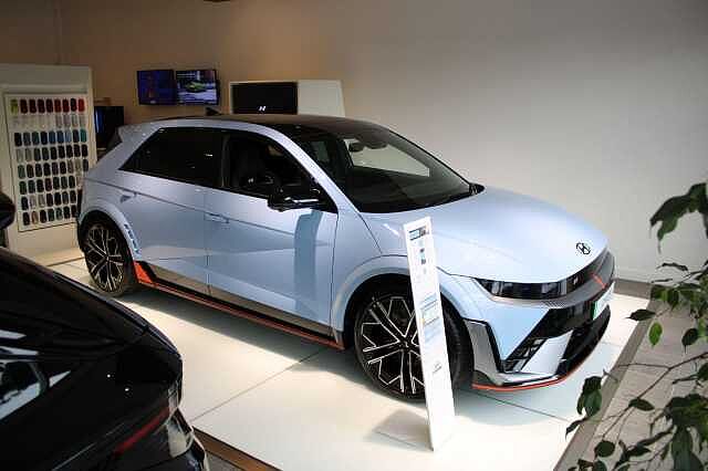 Hyundai SANTA FE 1.6 TGDi Hybrid Ultimate 5dr Auto White