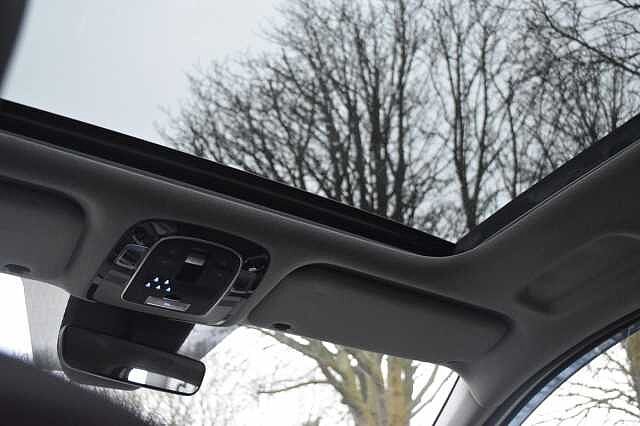 Hyundai SANTA FE 1.6 TGDi Hybrid Ultimate 5dr Auto White