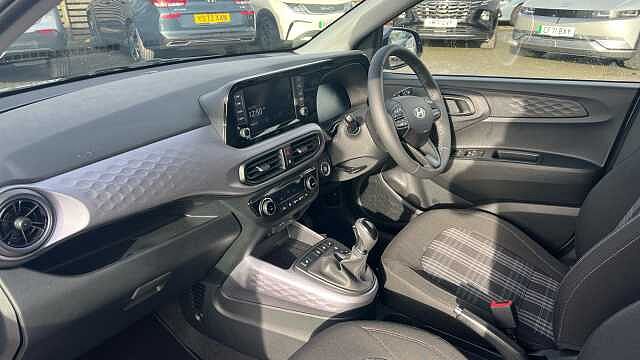 Hyundai i10 i10 5Dr HAT 1.2 MPi 79ps Premium NAV AU