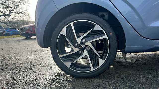 Hyundai i10 i10 5Dr HAT 1.2 MPi 79ps Premium NAV AU
