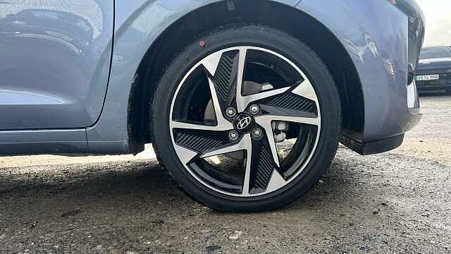 Hyundai i10 i10 5Dr HAT 1.2 MPi 79ps Premium NAV AU