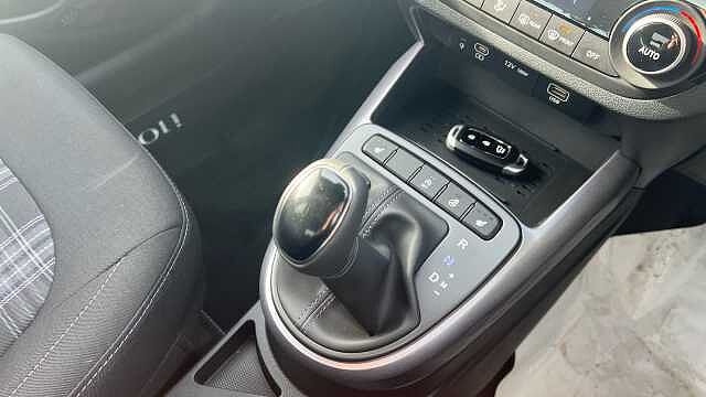 Hyundai i10 i10 5Dr HAT 1.2 MPi 79ps Premium NAV AU