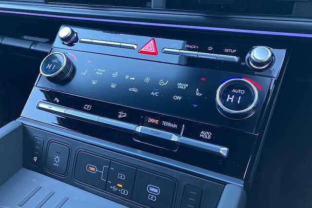 Hyundai SANTA FE CALLIGRAPHY White