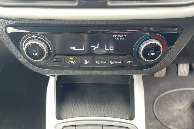Hyundai I10 MPI PREMIUM Red