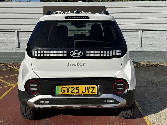Hyundai INSTER 85kW 02 49kWh 5dr Auto White