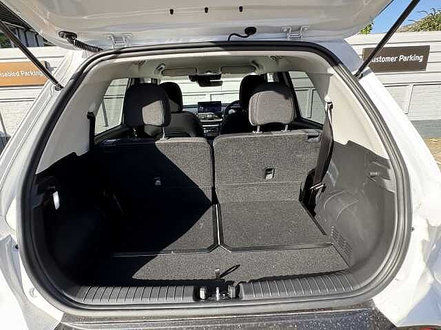 Hyundai INSTER 85kW 02 49kWh 5dr Auto White