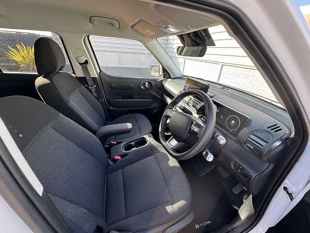 Hyundai INSTER 85kW 02 49kWh 5dr Auto White