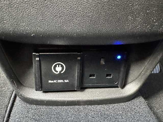 Hyundai INSTER 85kW 02 49kWh 5dr Auto White