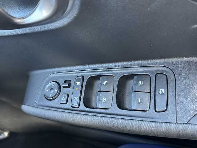 Hyundai INSTER 85kW 02 49kWh 5dr Auto White