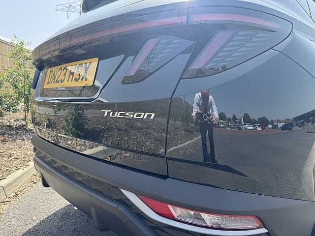Hyundai TUCSON 1.6 TGDi 48V MHD SE Connect 5dr 2WD DCT Black