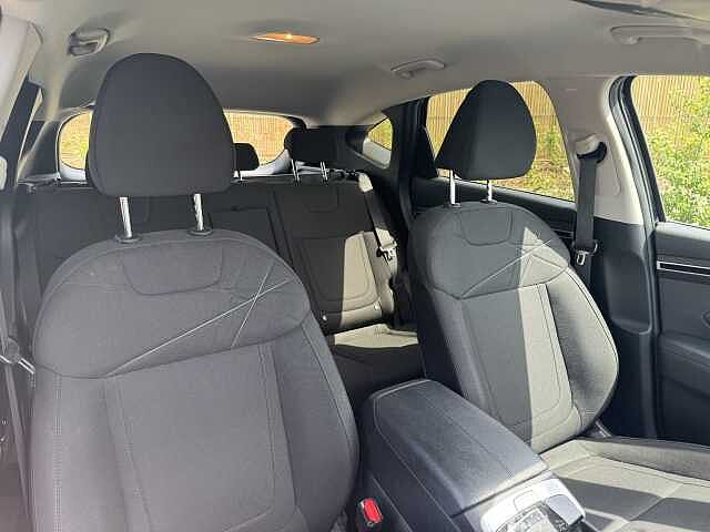 Hyundai TUCSON 1.6 TGDi 48V MHD SE Connect 5dr 2WD DCT Black