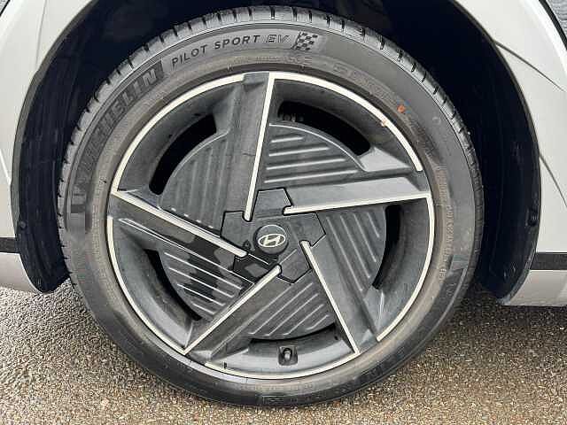 Hyundai IONIQ 5 239kW Ultimate 84 kWh 5dr AWD Auto Black