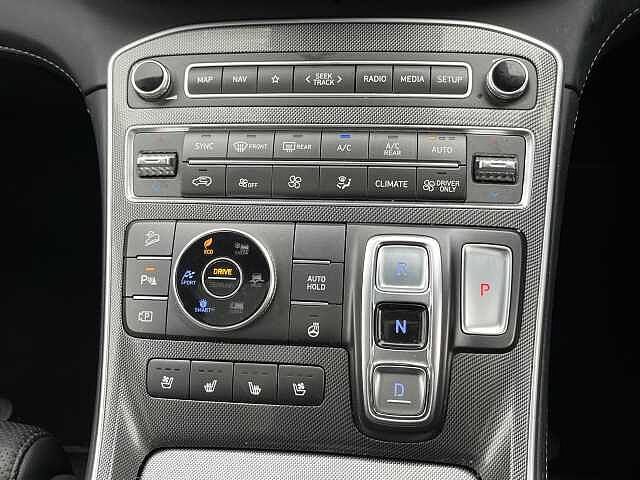 Hyundai SANTA FE 1.6 TGDi Hybrid Ultimate 5dr 4WD Auto Grey