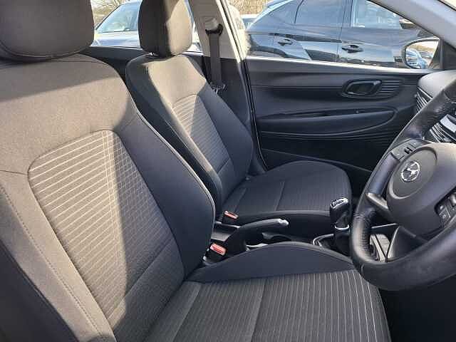 Hyundai I20 1.0T GDi 48V MHD SE Connect 5dr White