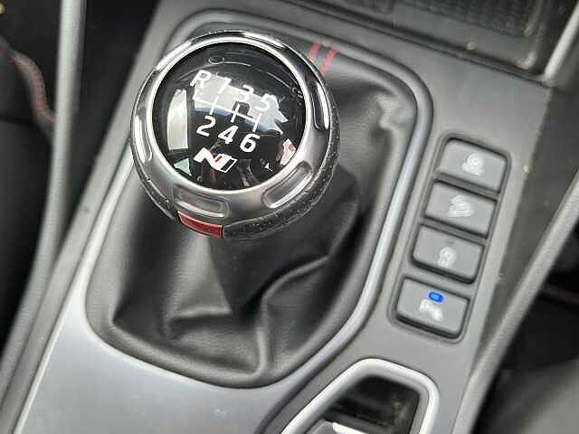 Hyundai TUCSON 1.6 CRDi 48V MHD 136 N Line 5dr 2WD