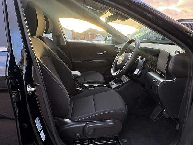 Hyundai KONA 65.4kWh Advance Auto 5dr Black