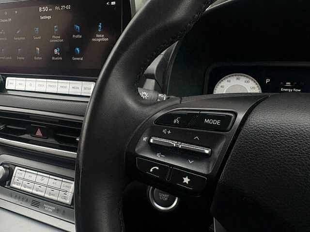 Hyundai KONA 39kWh SE Connect Auto 5dr (10.5kW Charger) Red