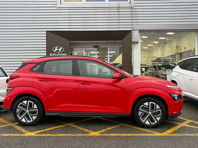 Hyundai KONA 39kWh SE Connect Auto 5dr (10.5kW Charger) Red