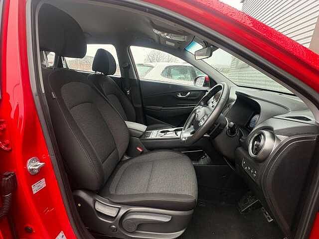 Hyundai KONA 39kWh SE Connect Auto 5dr (10.5kW Charger) Red