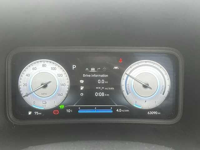 Hyundai KONA 39kWh SE Connect Auto 5dr (10.5kW Charger) White