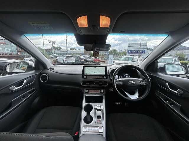 Hyundai KONA 39kWh SE Connect Auto 5dr (10.5kW Charger) White