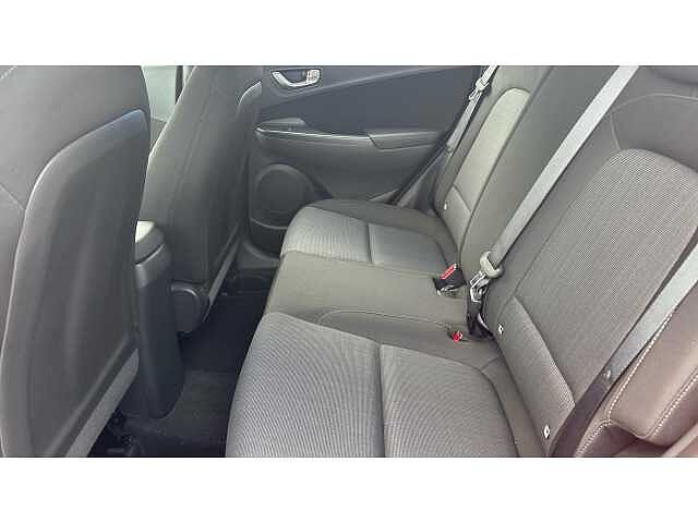Hyundai KONA KONA 1.6 GDi Hybrid SE Connect 5dr DCT Red