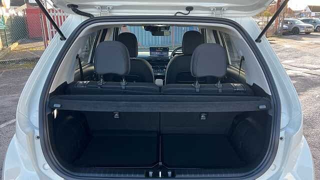 Hyundai INSTER Inster 5Dr HAT 85kW 2 49kWh Natural Ivory