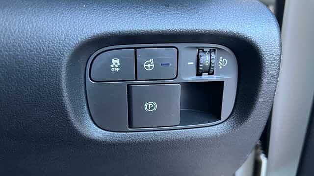 Hyundai INSTER Inster 5Dr HAT 85kW 2 49kWh Natural Ivory