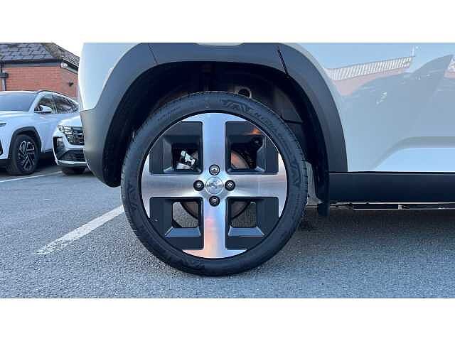 Hyundai INSTER Inster 5Dr HAT 85kW 2 49kWh Natural Ivory