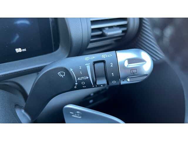 Hyundai INSTER Inster 5Dr HAT 85kW 2 49kWh Natural Ivory