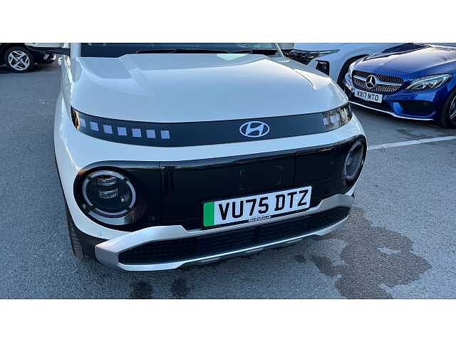 Hyundai INSTER Inster 5Dr HAT 85kW 2 49kWh Natural Ivory