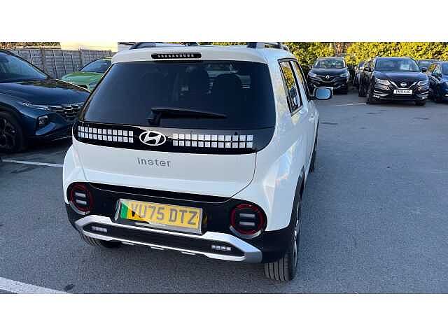 Hyundai INSTER Inster 5Dr HAT 85kW 2 49kWh Natural Ivory