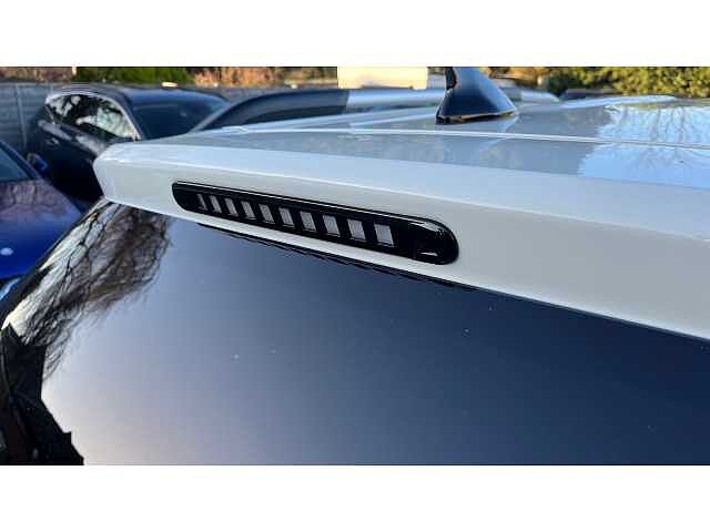 Hyundai INSTER Inster 5Dr HAT 85kW 2 49kWh Natural Ivory