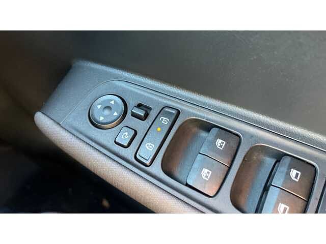 Hyundai INSTER Inster 5Dr HAT 85kW 2 49kWh Natural Ivory