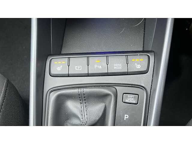 Hyundai I20 i20 5Dr HAT 1.0 T-gdi 100ps Premium DCT Atlas White