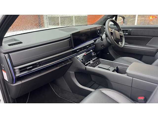 Hyundai SANTA FE SANTA FE 1.6 TGDi Hybrid Calligraphy 5dr 4WD Auto WHITE